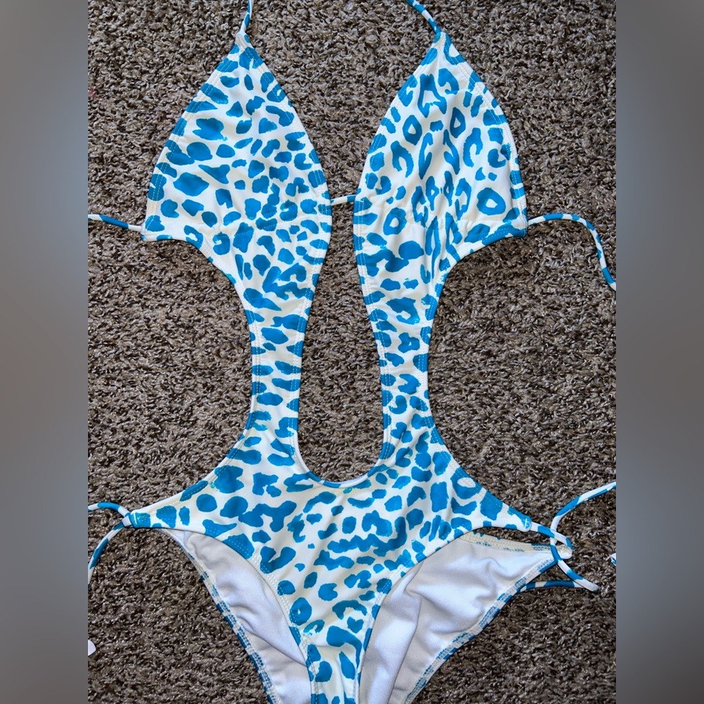 Sexy One piece turquoise leopard print bathing suit